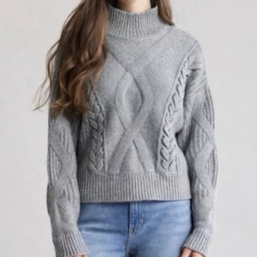 Elizabeth and James Chunky Cable Knit Grey Turtleneck Sweater Size S
